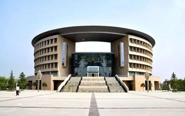 西安工业大学图书馆，最美高校图书馆排名