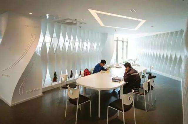 西安工业大学图书馆，最美高校图书馆排名