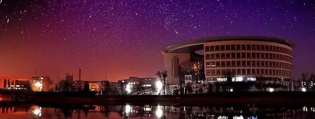 西安工业大学图书馆，最美高校图书馆排名