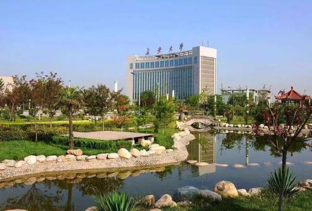 西安工业大学图书馆，最美高校图书馆排名