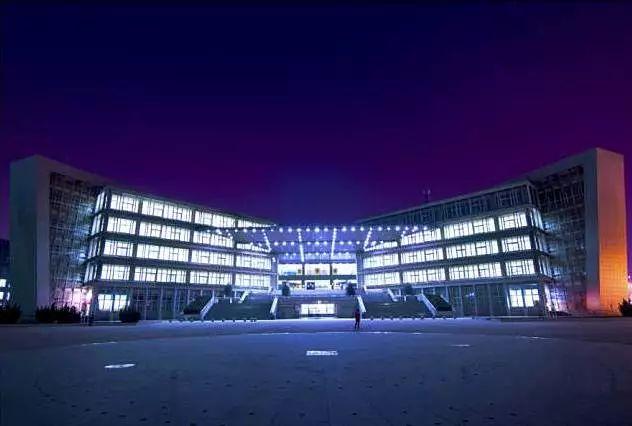 西安工业大学图书馆，最美高校图书馆排名