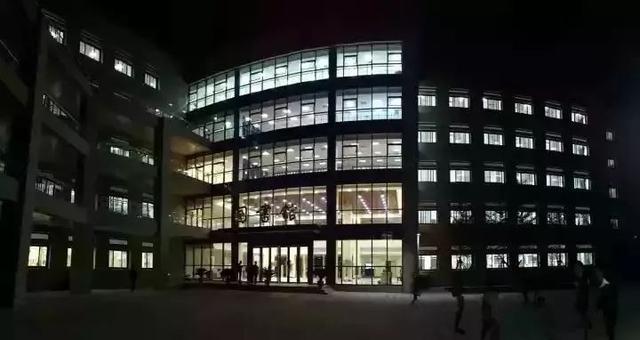 西安工业大学图书馆，最美高校图书馆排名