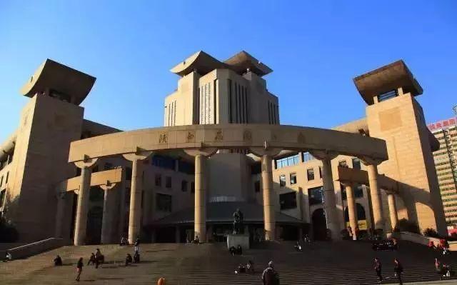 西安工业大学图书馆，最美高校图书馆排名