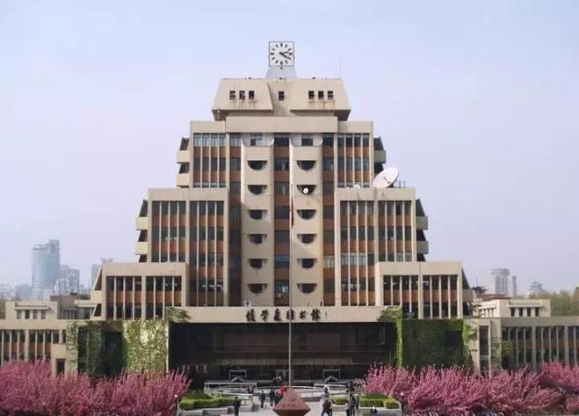 西安工业大学图书馆，最美高校图书馆排名