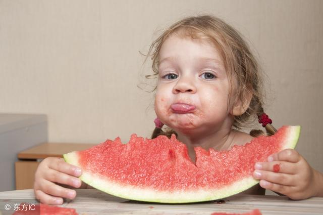 吃西瓜有哪些益处，西瓜几大功效和禁忌