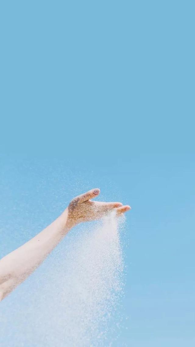 晚安心语的超短句子180522：对一个人的好，表现在宠和懂