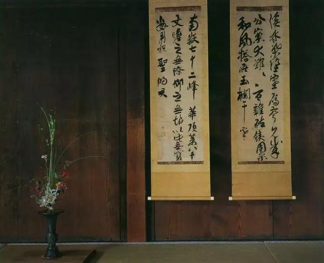 25年前的观音菩萨，她在佛前献花整整10年