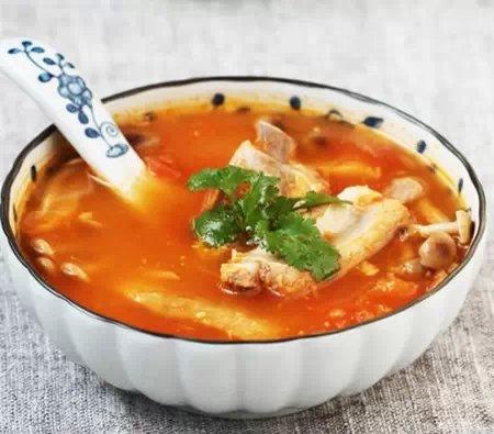 教你做营养又美味的排骨汤，非常适合家里老人小孩