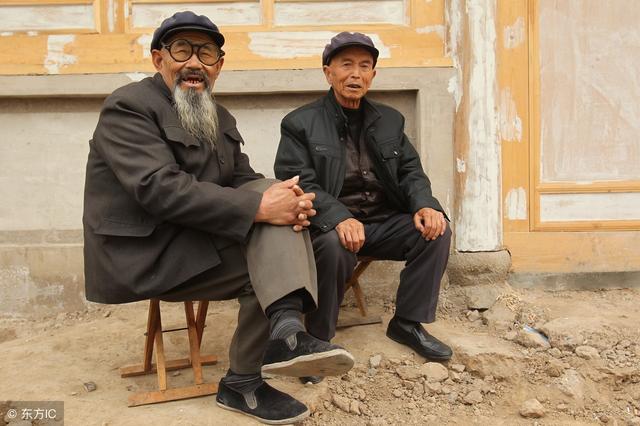 出去揾野食什么意思，<广东人口中的“揾食”只是“找食物”吗