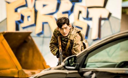 张翰评价占南弦，关于占南弦那让人无法忽视的抬头纹