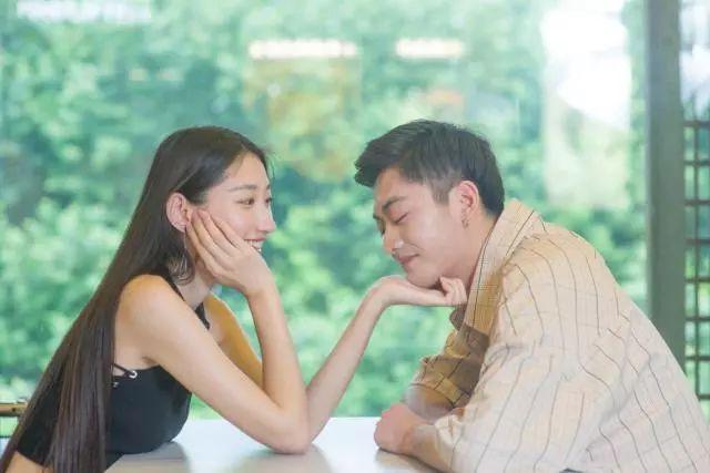 布朗熊和可妮兔，布朗熊与可妮兔什么关系（情侣头像：可妮兔和布朗熊）