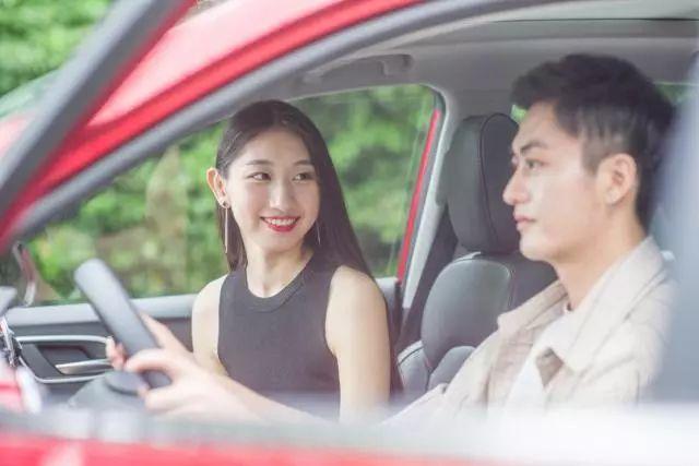 布朗熊和可妮兔，布朗熊与可妮兔什么关系（情侣头像：可妮兔和布朗熊）