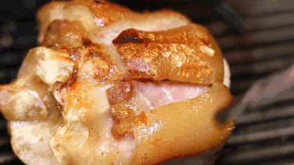 实拍昆明夜生活，昆明被各种娱乐场所包围的早餐店