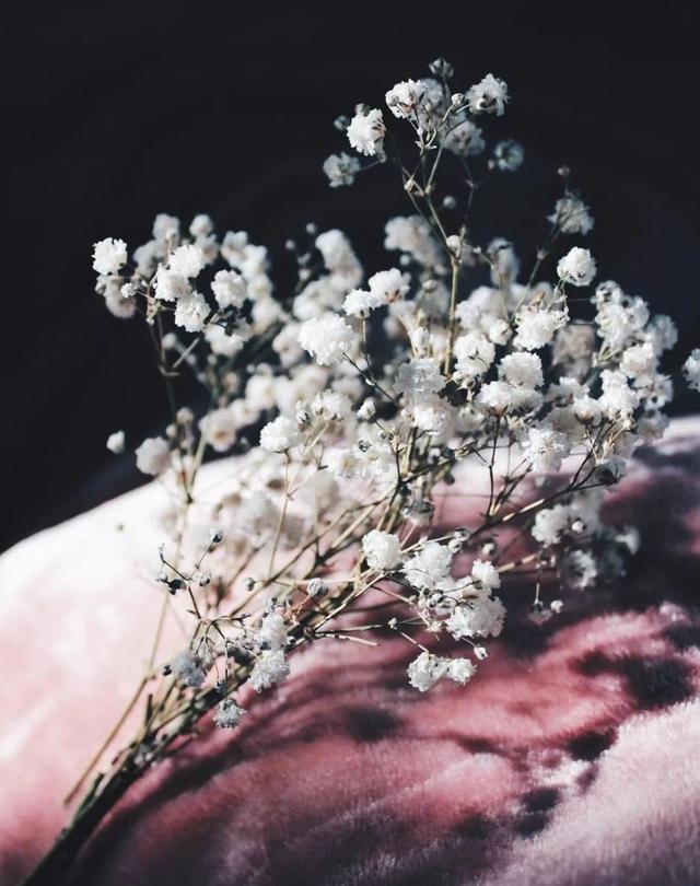 晚安的话180531：我还是那么没出息，处处留意你的消息