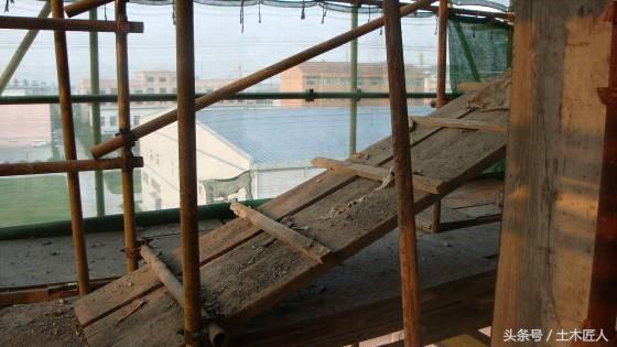 悬挑式脚手架搭设规范要求，悬挑脚手架搭设