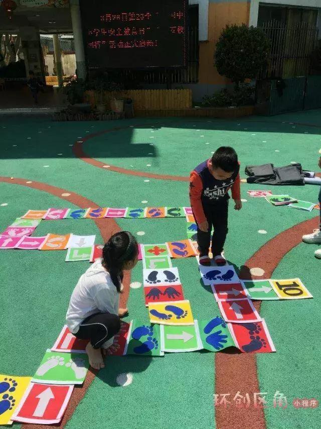 自制简易小玩具，简单小玩具制作教程（小朋友新玩具差点变身诸葛连弩的自动弹珠机）