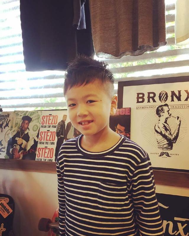 六一儿童节发型最新，六一儿童节小朋友什么发型（39岁蒋欣六一节扎哪吒头卖萌）