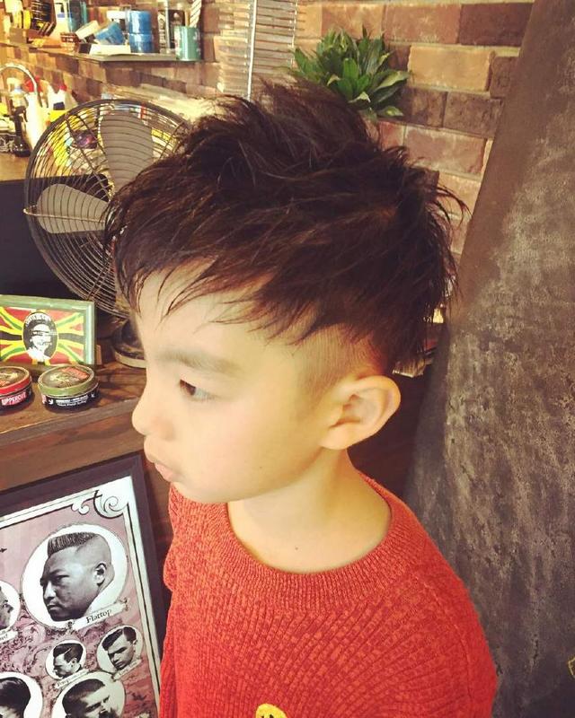 六一儿童节发型最新，六一儿童节小朋友什么发型（39岁蒋欣六一节扎哪吒头卖萌）