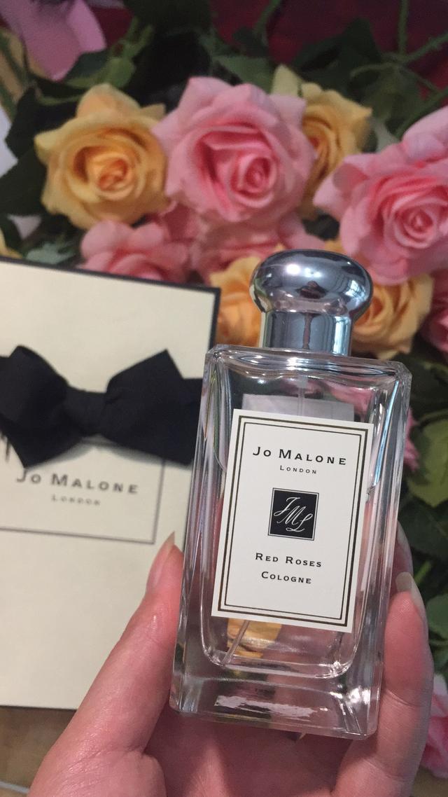 适合女士用的淡香水推荐一下，5款精致女孩必备的大牌香水推荐