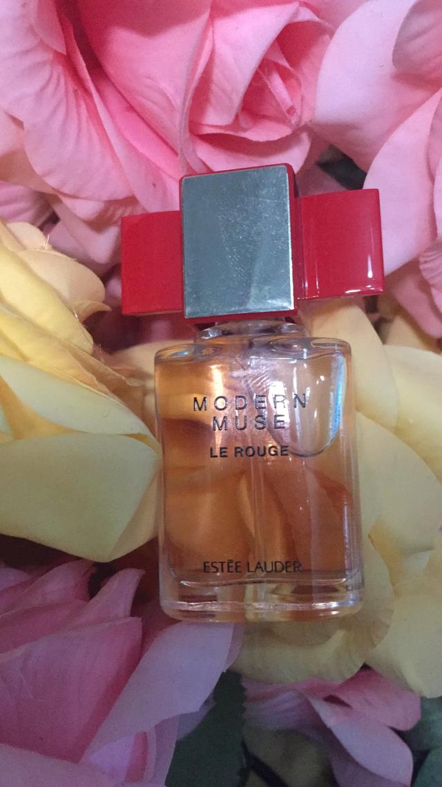 适合女士用的淡香水推荐一下，5款精致女孩必备的大牌香水推荐