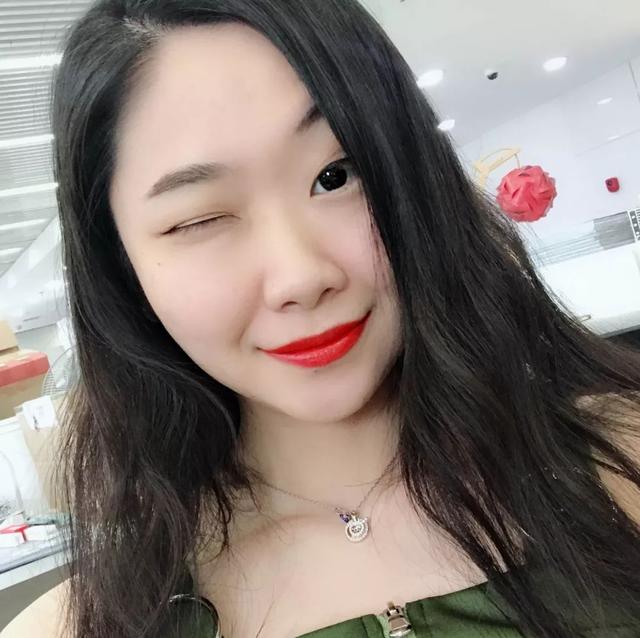 最流行的桃红色口红，涂了这支口红