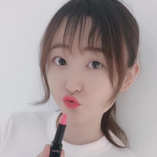 最流行的桃红色口红，涂了这支口红