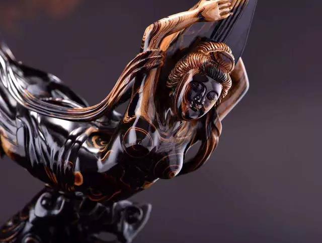 比金丝楠木还价值不菲的海中神木究竟为什么如此火爆，石楠木为什么贵