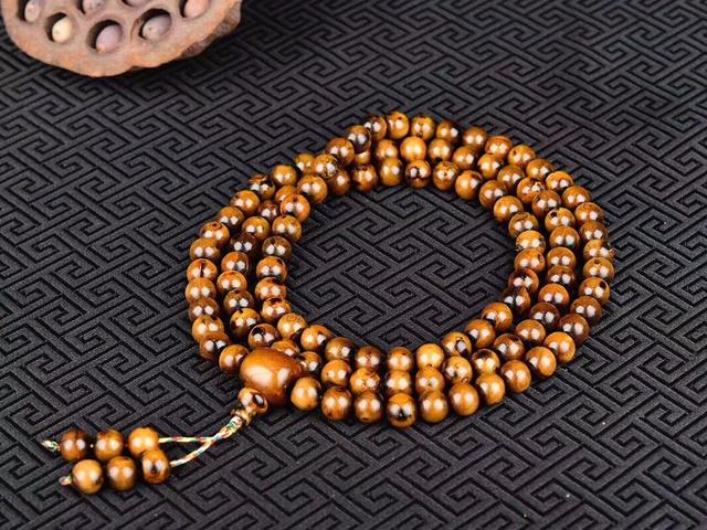 比金丝楠木还价值不菲的海中神木究竟为什么如此火爆，石楠木为什么贵