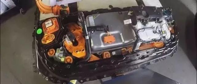 特斯拉model3各个型号的电池，LR于北美市场重新上架