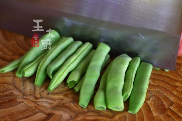 茄子豆角的家常做法，茄子炒豆角 家常做法大全（教你豆角茄子超下饭做法）