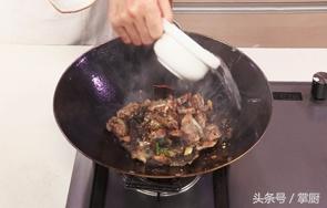 生炒甲鱼的做法，甲鱼的家常做法何大厨（做透一道食材——22款甲鱼菜）