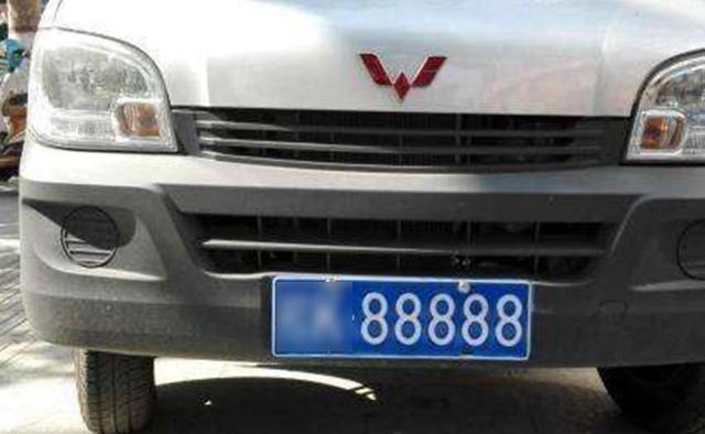 白底黑字车牌是什么车牌，黄底车牌白底车牌