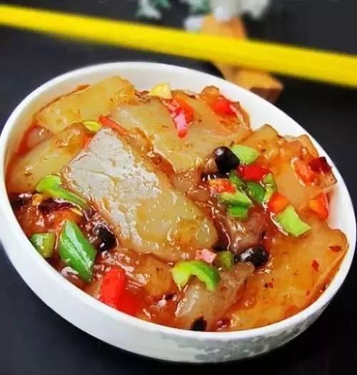白凉粉的100种做法，白凉粉的100种吃法又简单又好吃（夏天学会这九种白凉粉的神仙吃法）