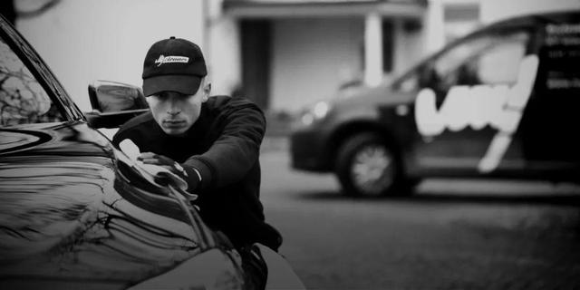 自己给汽车抛光打蜡流程，原来给车打蜡这么简单