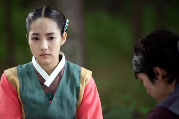 金秘书为什么那样和男主相认，金秘书为何那样双朴cp颜值养眼