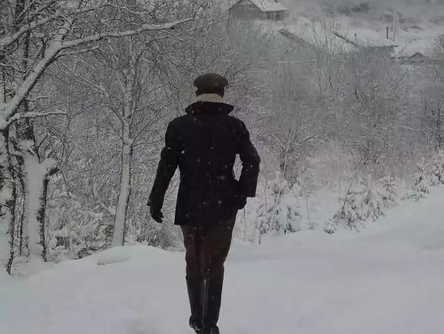 晚安励志心语180617：男子汉有泪不轻弹，男子汉有痛自己咽