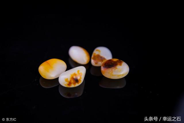 什么是和田玉籽料，真正的和田玉籽料有哪些（怎么正确认识和田玉籽料）