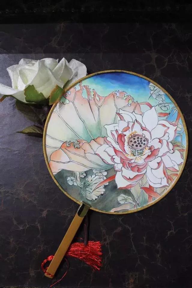 团扇图案手绘图片，手绘团扇简单（执一轮小扇轻扑流萤）