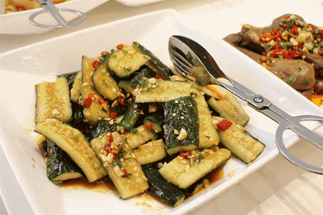 吃烤肉火锅自助餐的攻略，不用吃撑也能回本