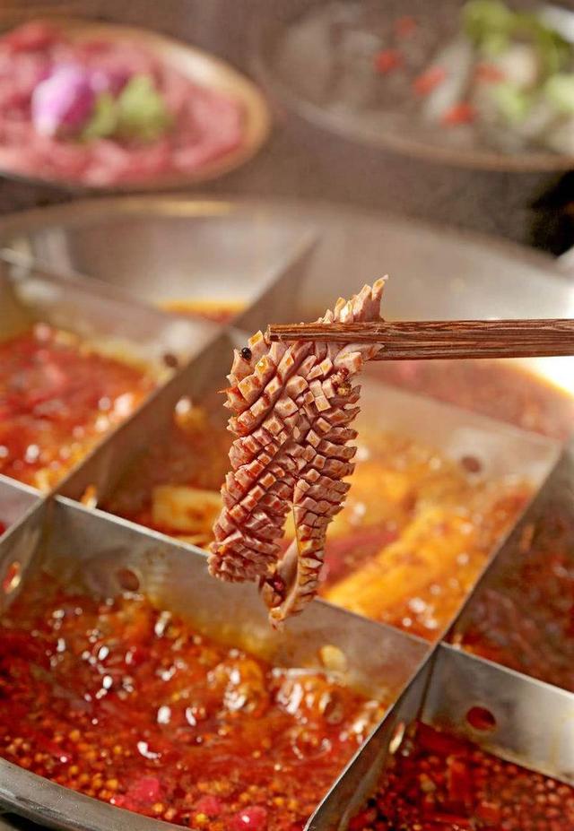 贵州牛瘪火锅制作，一道令人“反胃”的黑暗料理