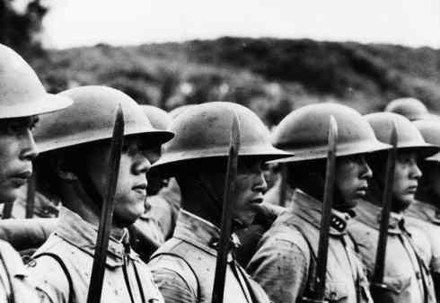 抓住蒋介石的士兵结局，西安事变中抓住蒋介石的那名士兵后来是怎么处理的