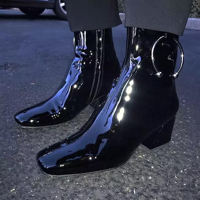 怎么挑舒适的高跟鞋，让女人又爱又恨的高跟鞋