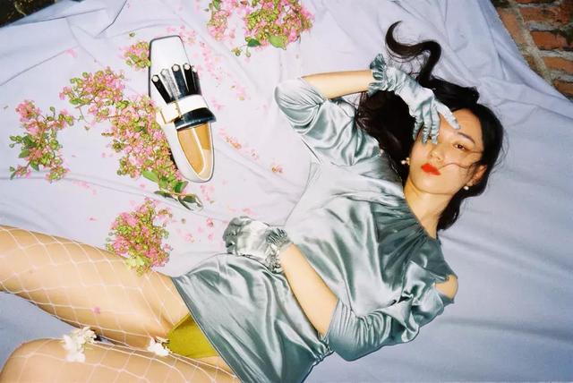 怎么挑舒适的高跟鞋，让女人又爱又恨的高跟鞋