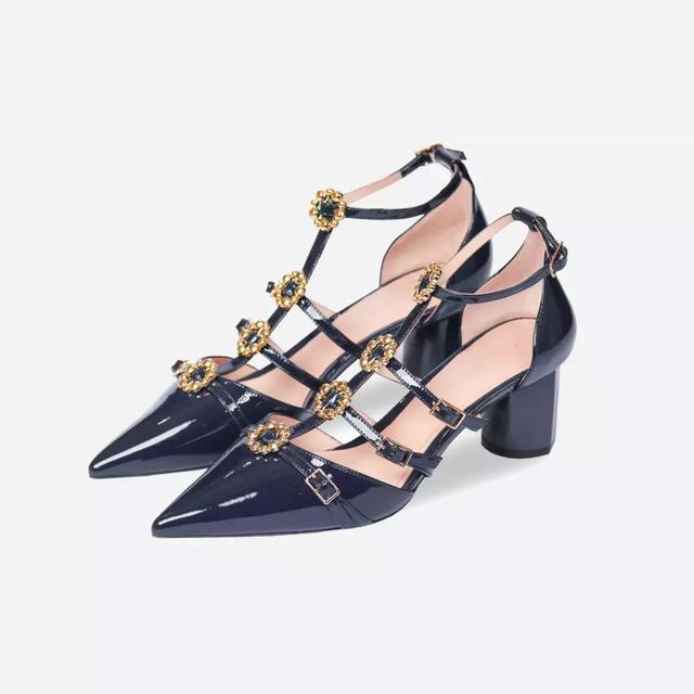 怎么挑舒适的高跟鞋，让女人又爱又恨的高跟鞋