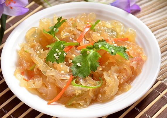 炒海蜇皮的做法，炒双脆的海蜇头