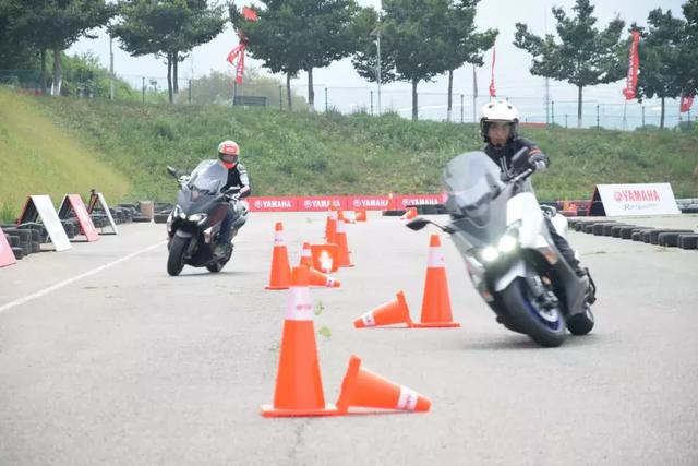 雅马哈复古街车最新款，骑士网解析雅马哈T-MAX
