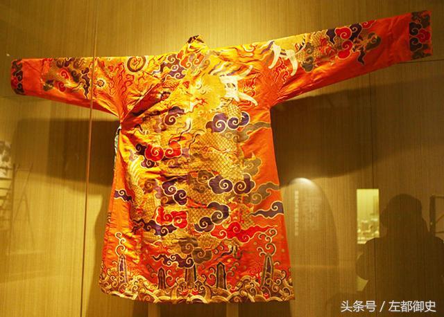 蟒袍是什么人穿的，清代蟒袍是什么人穿的（清朝什么级别的官员中才可以穿蟒袍）