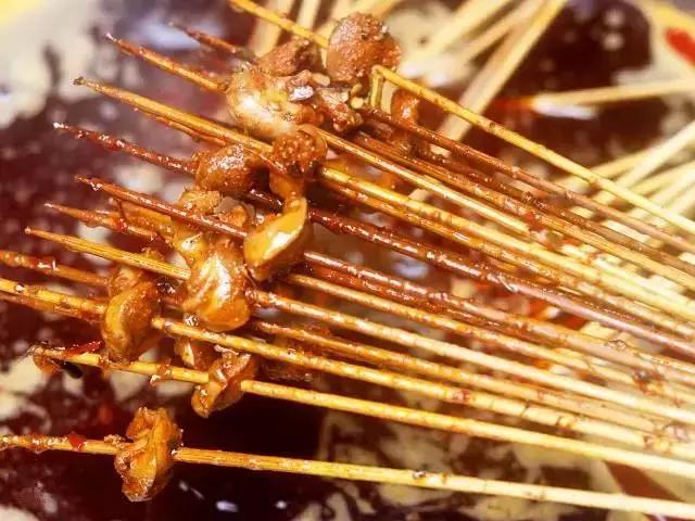 成都城南网红美食一条街，生母为了她放弃生命56岁因癌症异国去世