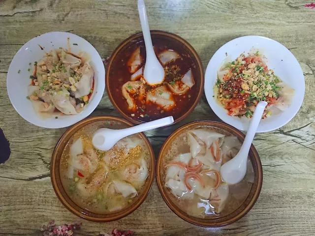 成都城南网红美食一条街，生母为了她放弃生命56岁因癌症异国去世