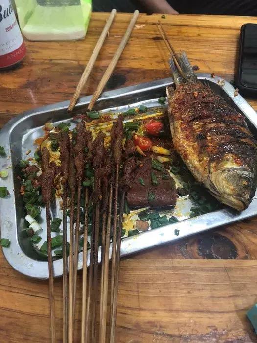 成都城南网红美食一条街，生母为了她放弃生命56岁因癌症异国去世